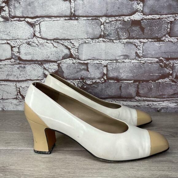 Salvatore Ferragamo Beige Leather Cap Toe Leather VTG Heels Women 7B US/37.5EU - Picture 6 of 15